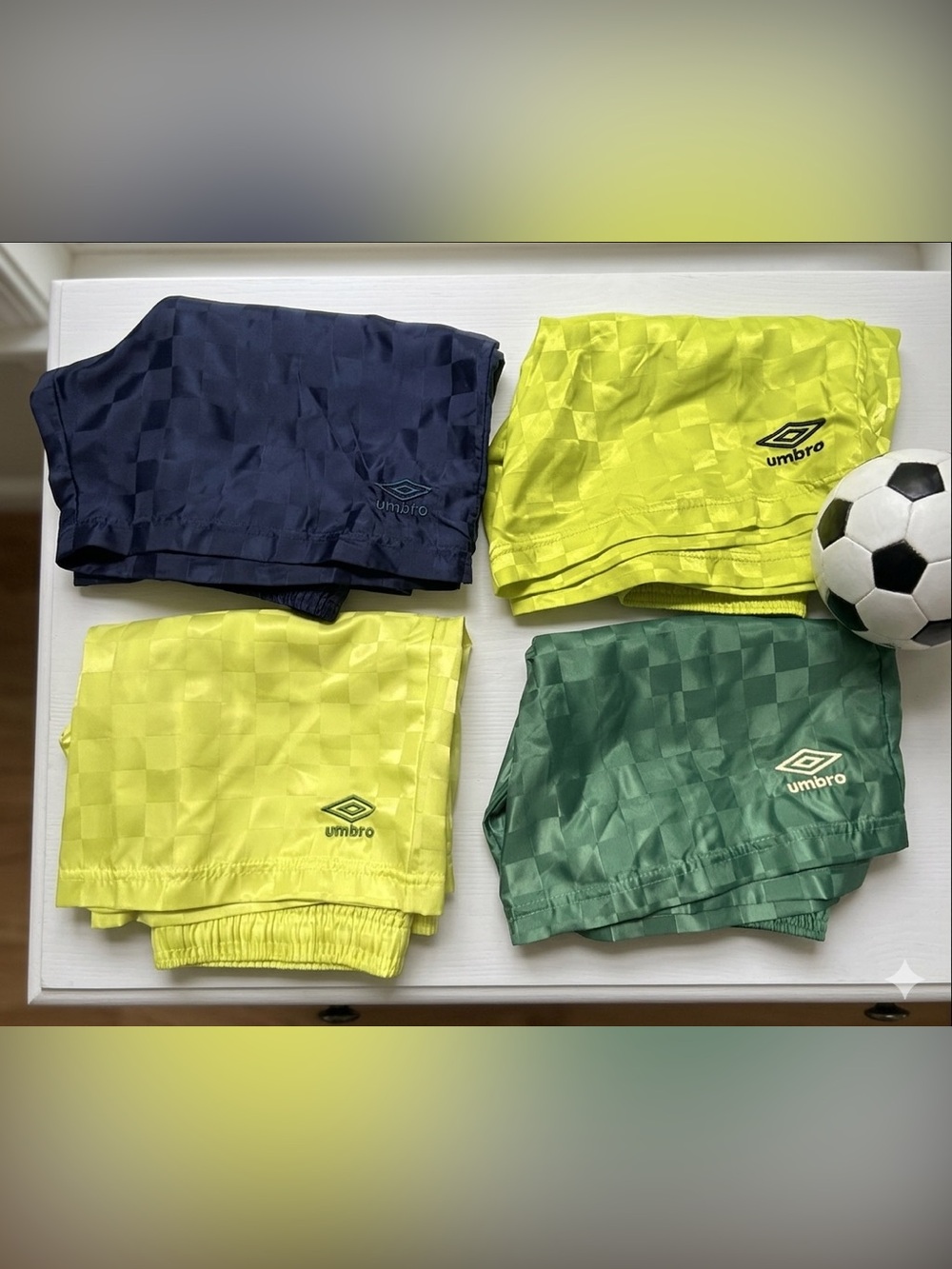 BUNDLE Of 4 / modern reissue checkered Umbro athletic shorts. Like new size L